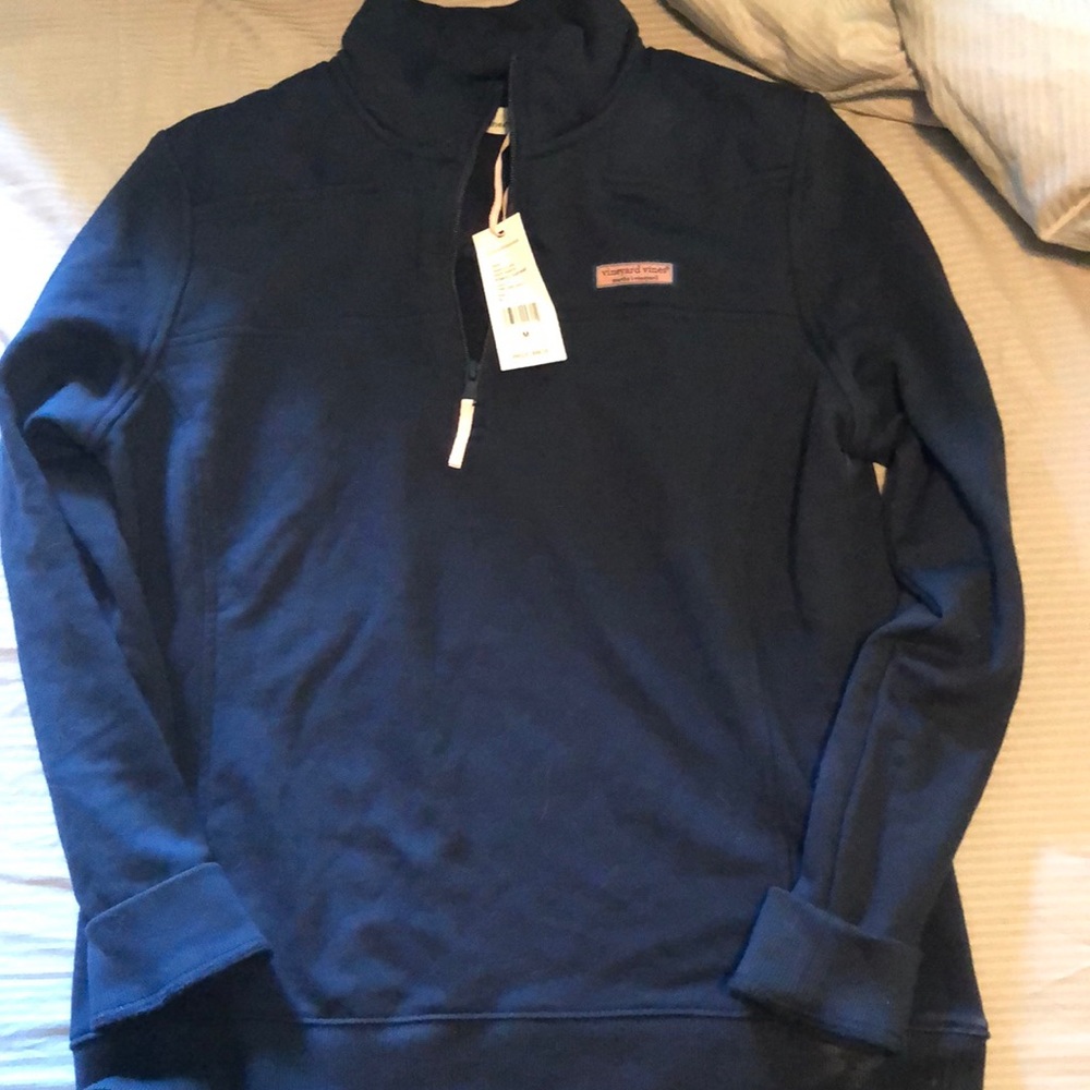 Vineyard vines sweatshirt. Never worn.
